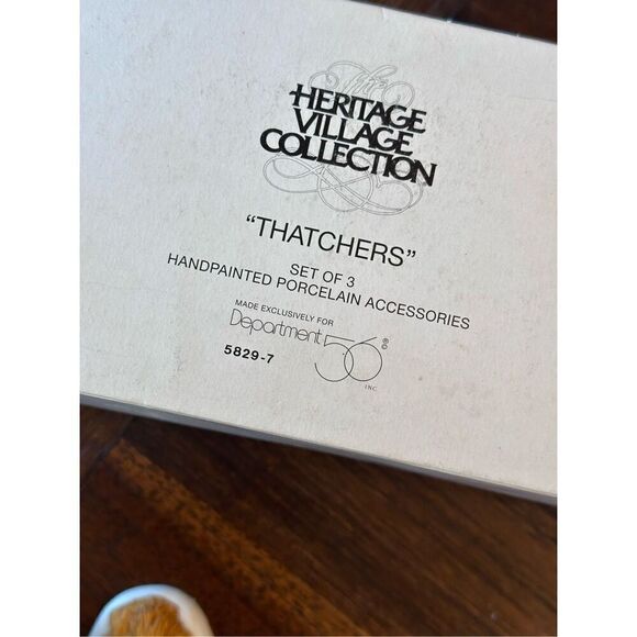 Department 56 Dickens Village Thatchers accessory set - Picture 5 of 6